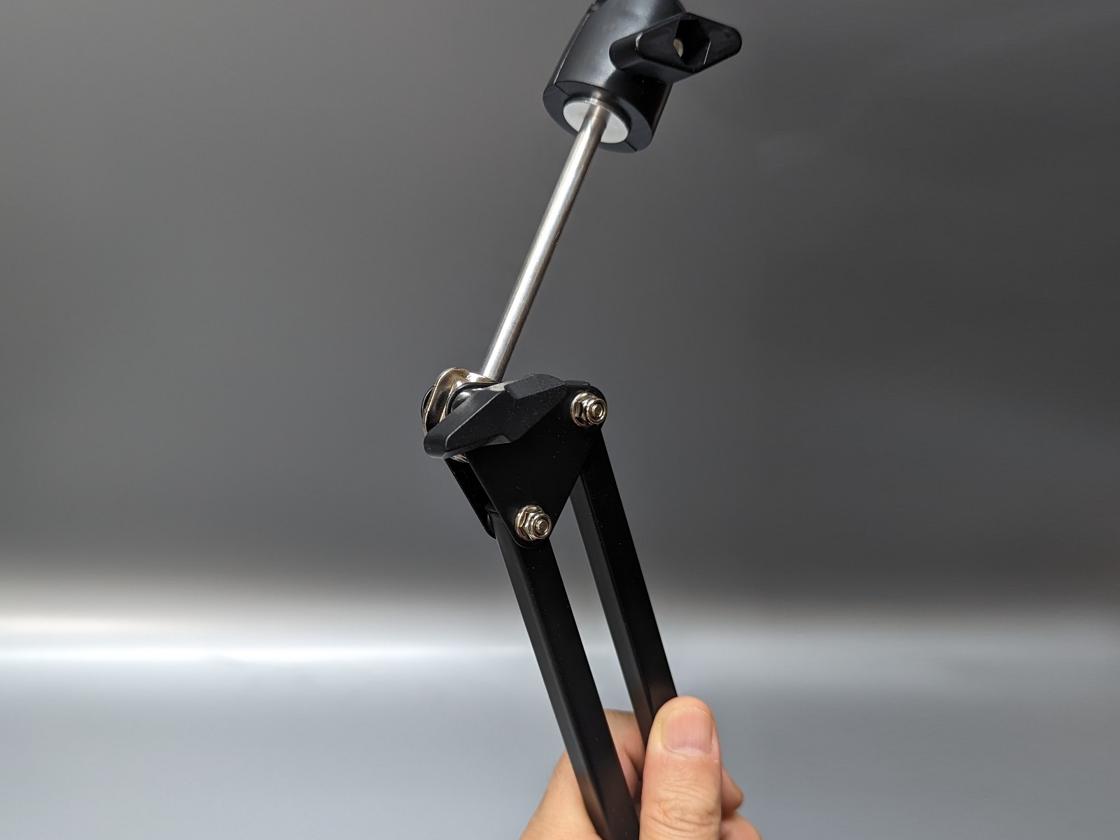 利用頻度は高くないがここも上方向に大きく角度を変えられる