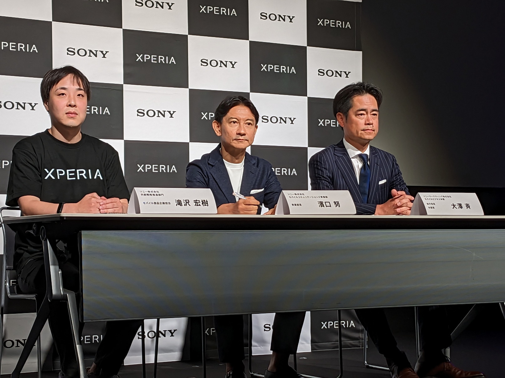 質疑応答の様子。左から滝沢氏、濱口氏、大澤氏