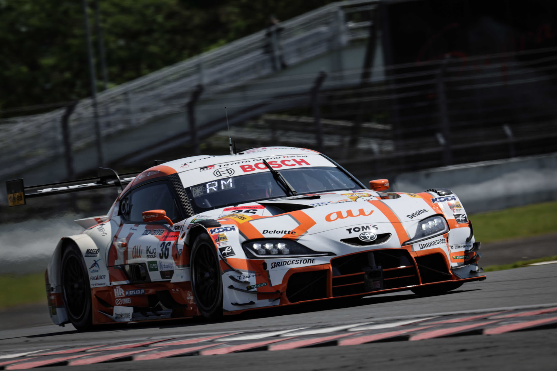レース車両「au TOM'S GR Supra」