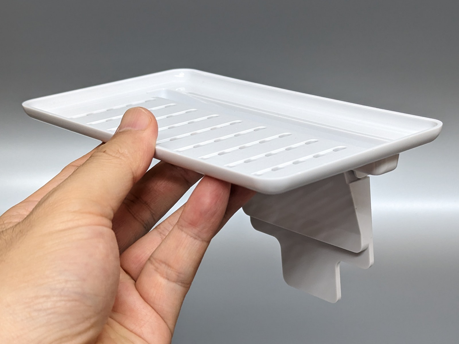 差し込むだけで組み立て完了。耐荷重は500gとされている