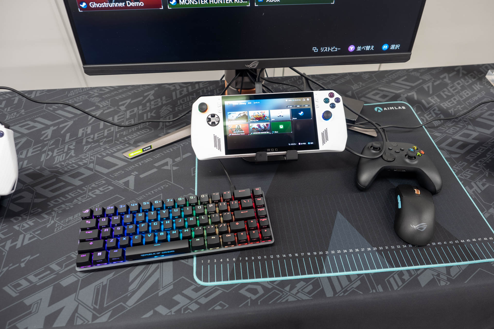 もちろん、キーボードやマウスを接続して普通のWindows PCとしても操作できる