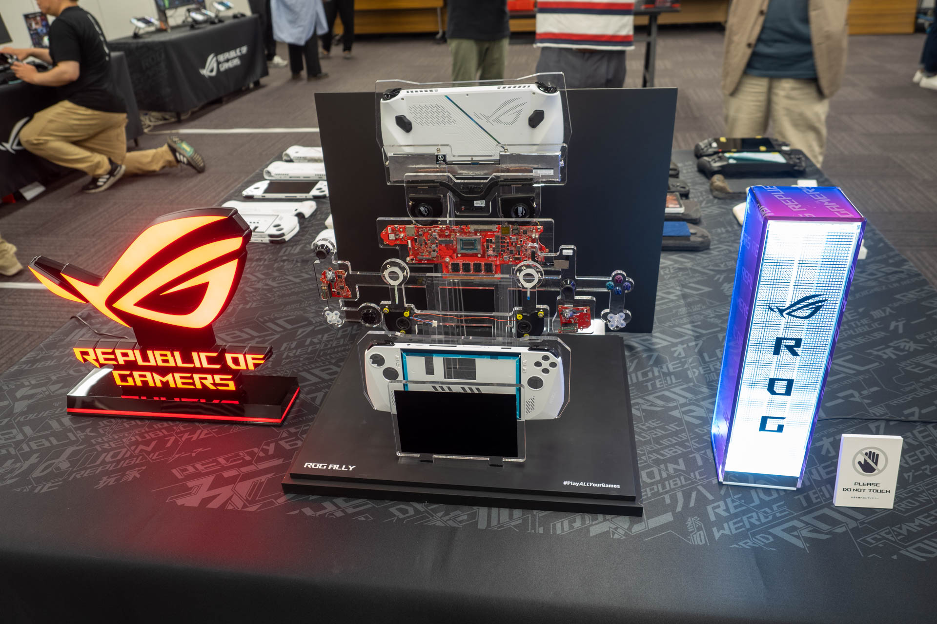 本体を分解した様子も展示されていた