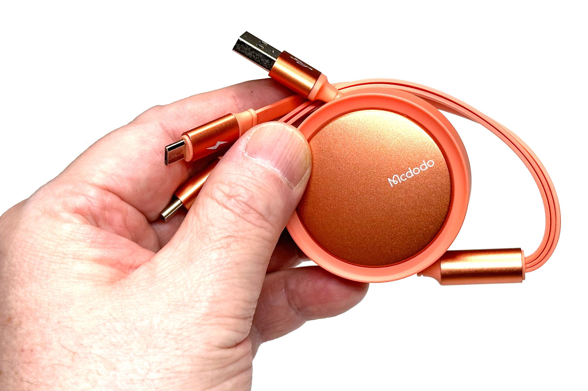 携帯性はまずまずイイ。それより、こういうビタミンなカラーが持ち物として楽しい。