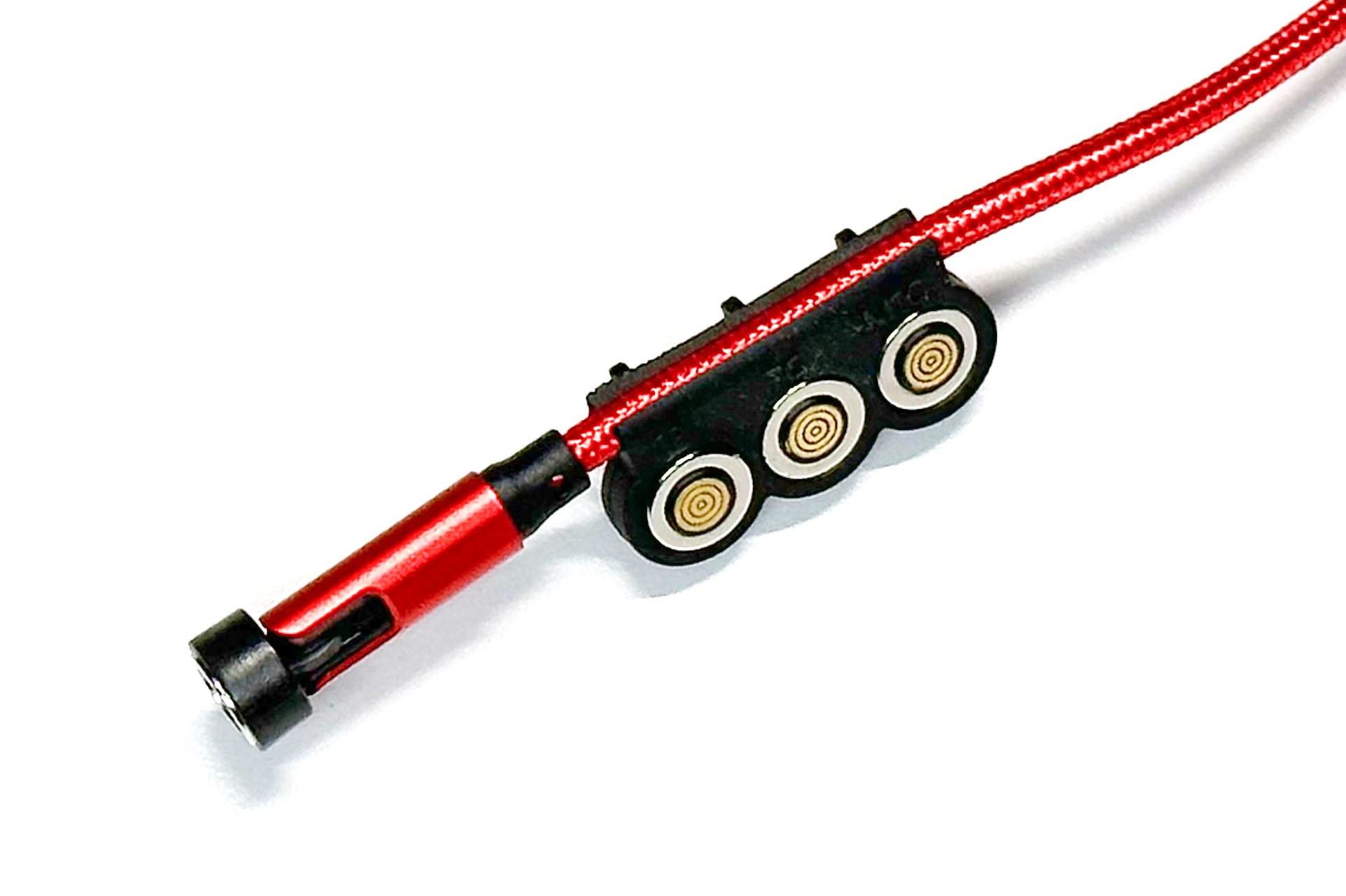 ホルダーはケーブルに装着することができる。