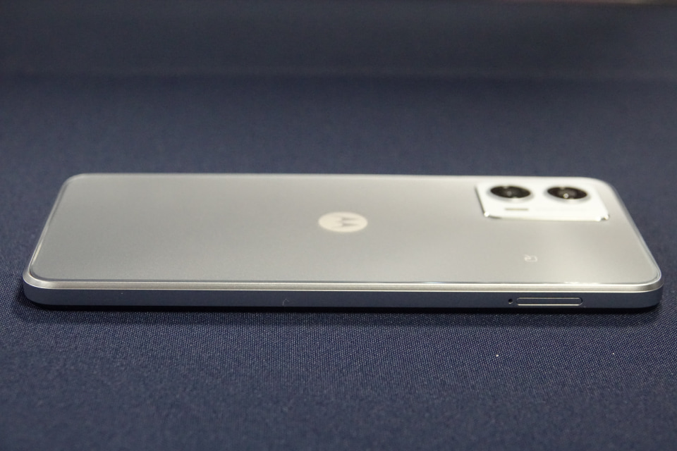 モトローラからおサイフケータイ対応の5Gスマホ「moto g53j 5G」、16日