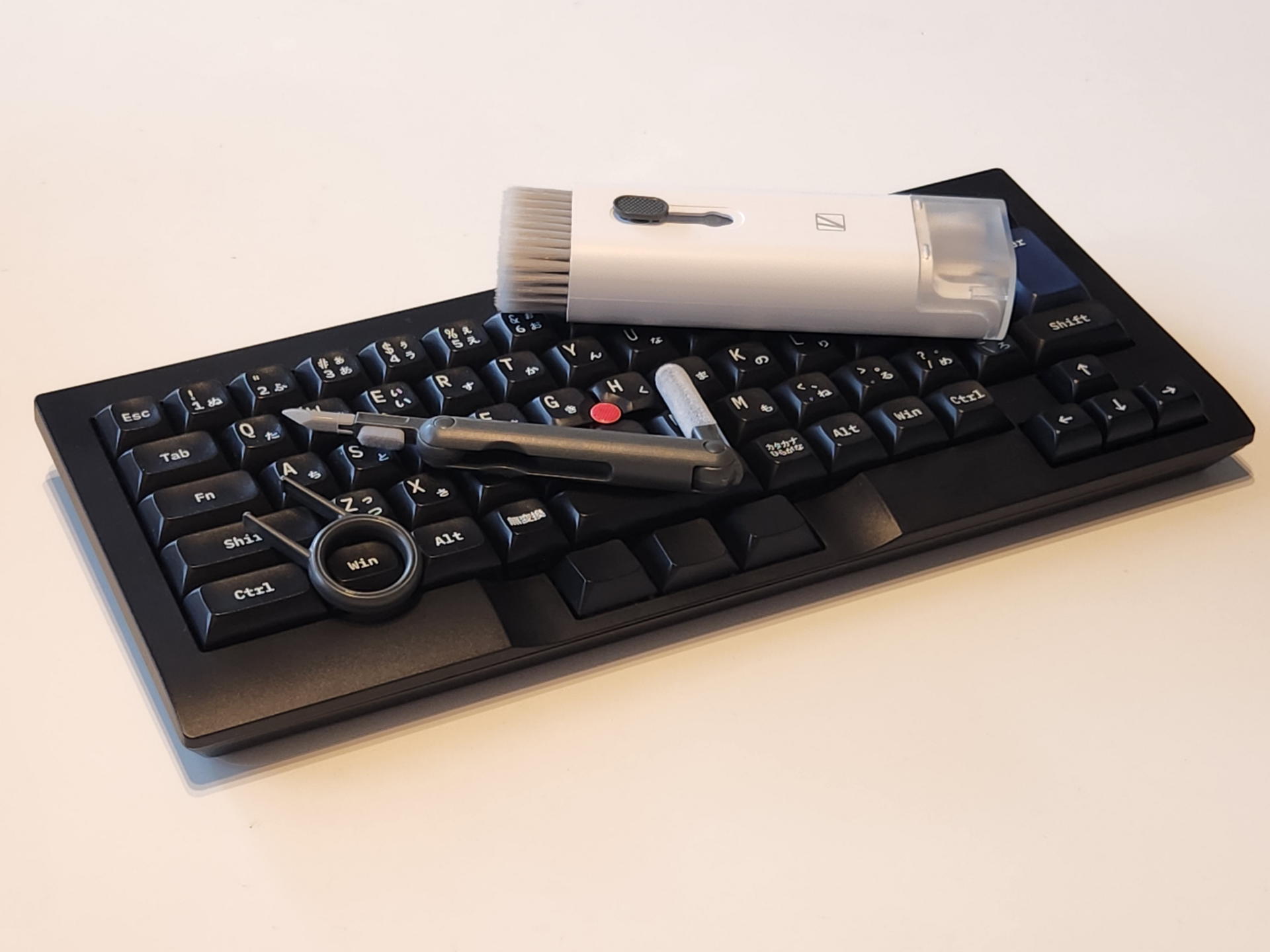 メカニカルキーボードのお掃除に最適化された7Wayクリーニングキット7Clean（ナナクリ）