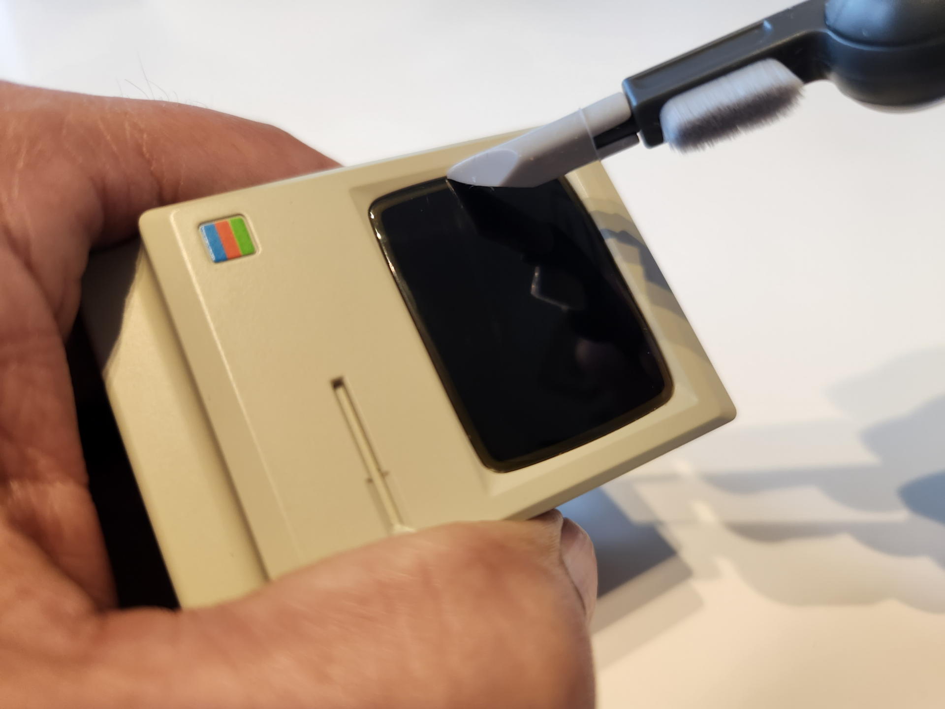 電卓はじめコンパクトな液晶画面のあるガジェットや玩具を綺麗にするのもナナクリの得意とするところだ