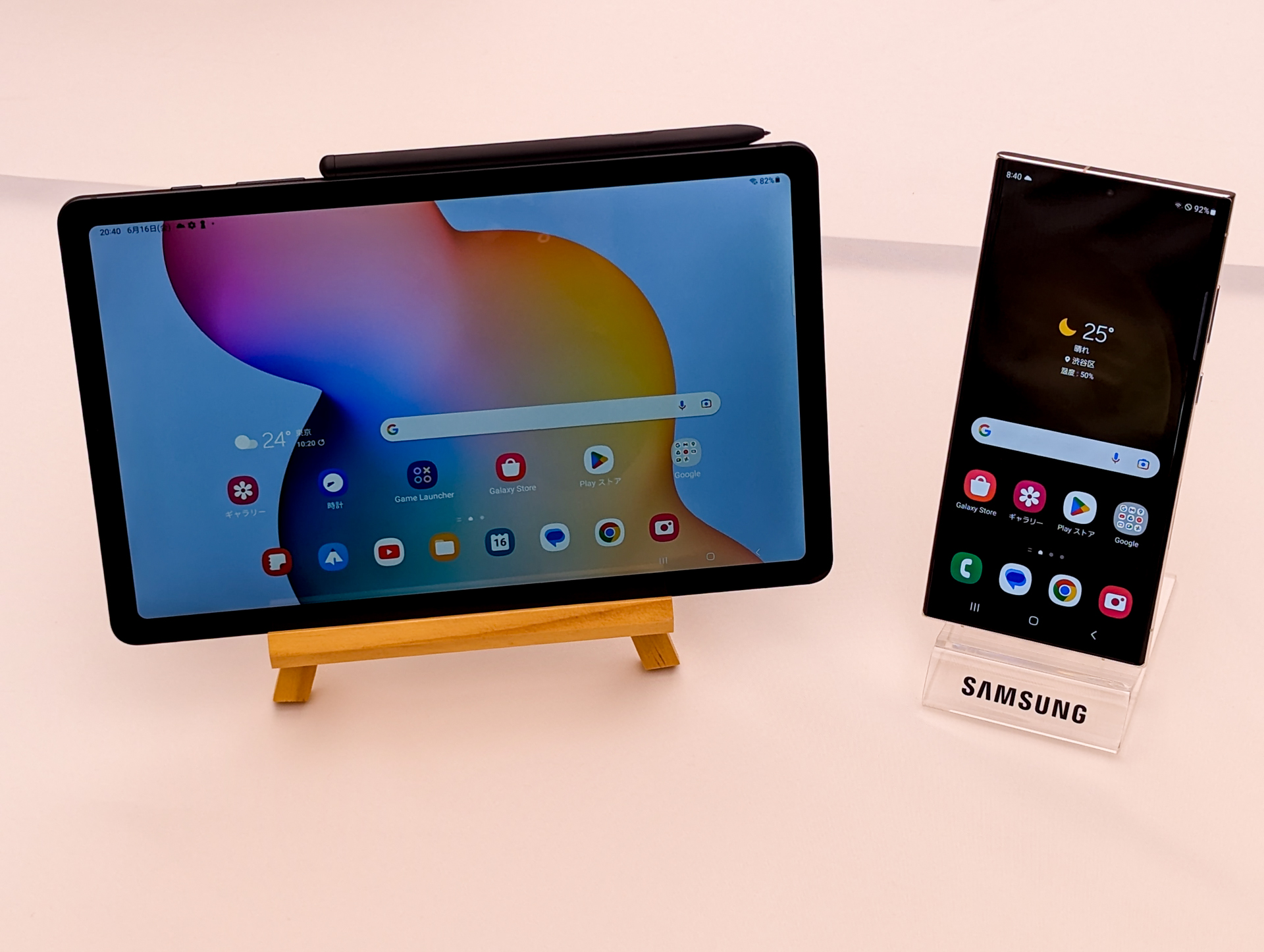 左：「Galaxy Tab S6 Lite」、右：「Galaxy S23 Ultra（1TB）」