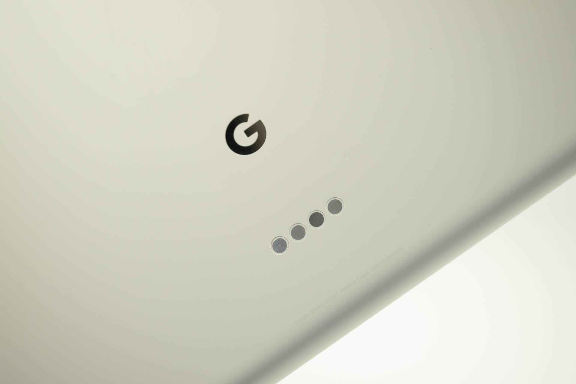 本体背面のドッキング用接点