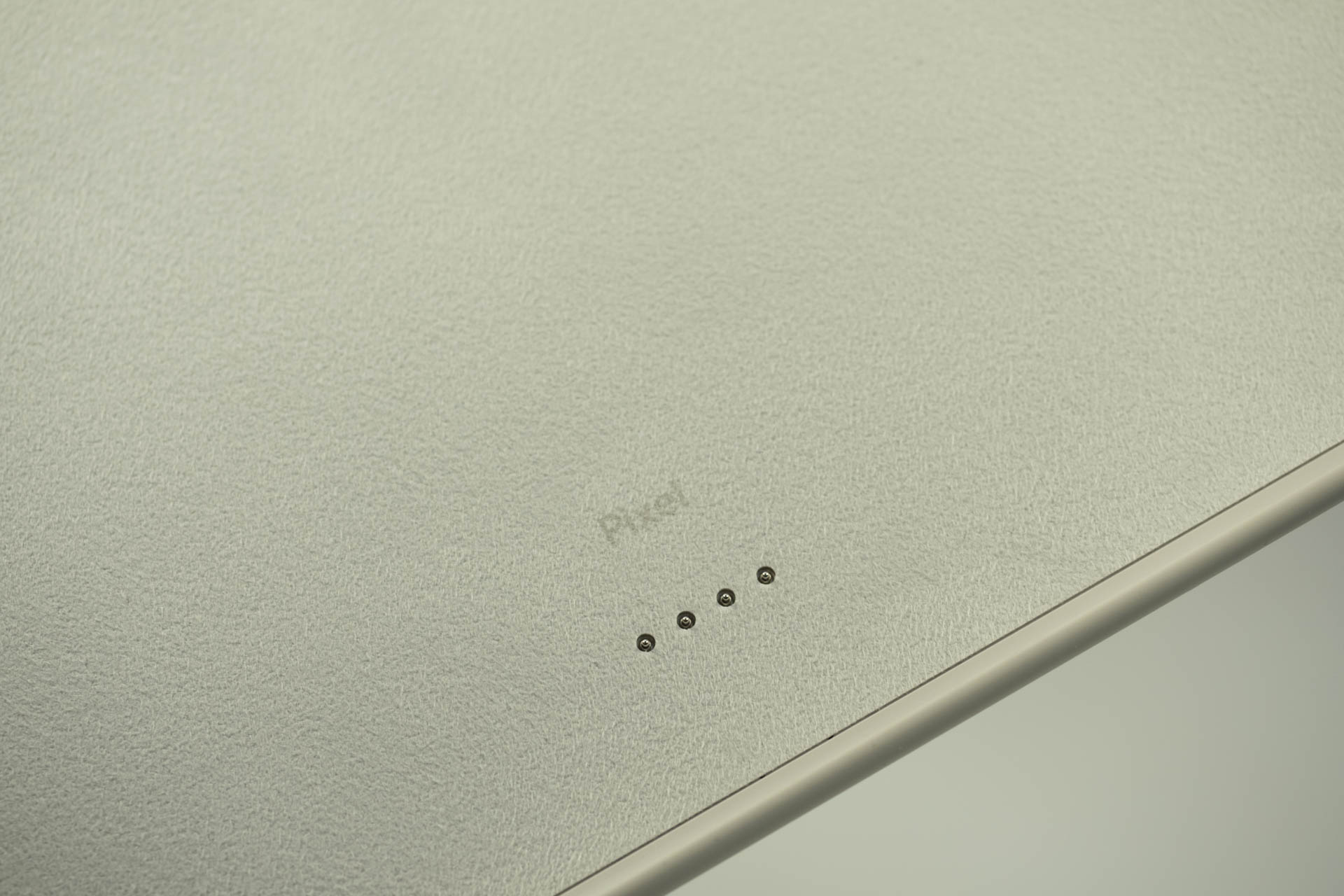 ドッキング用の接点を装備