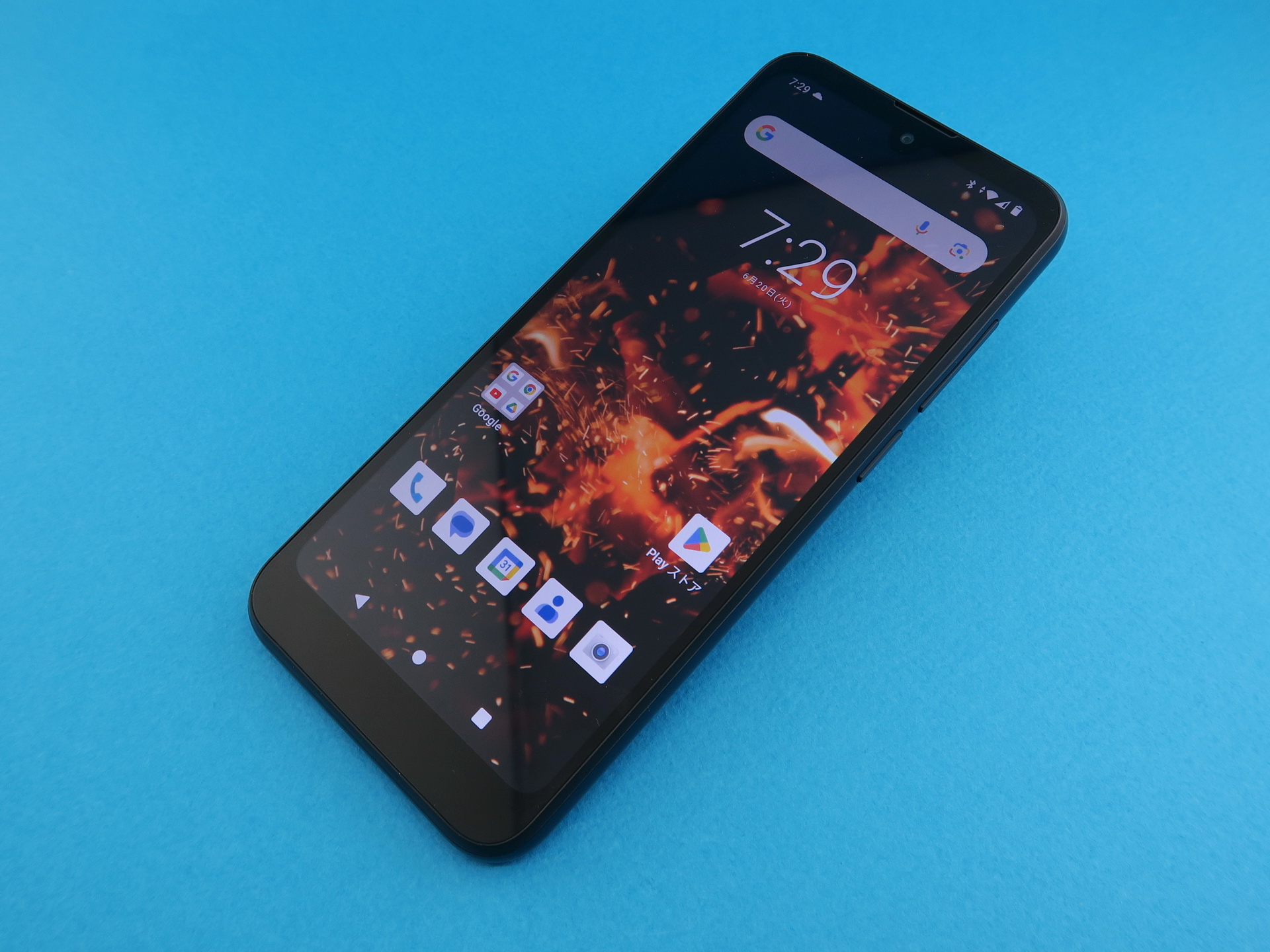 Orbic「Fun＋ 4G」、約161.8mm（高さ）×73.6mm（幅）×9.83mm（厚さ）、約192g（重さ）、ブルー（写真）、ホワイトをラインアップ