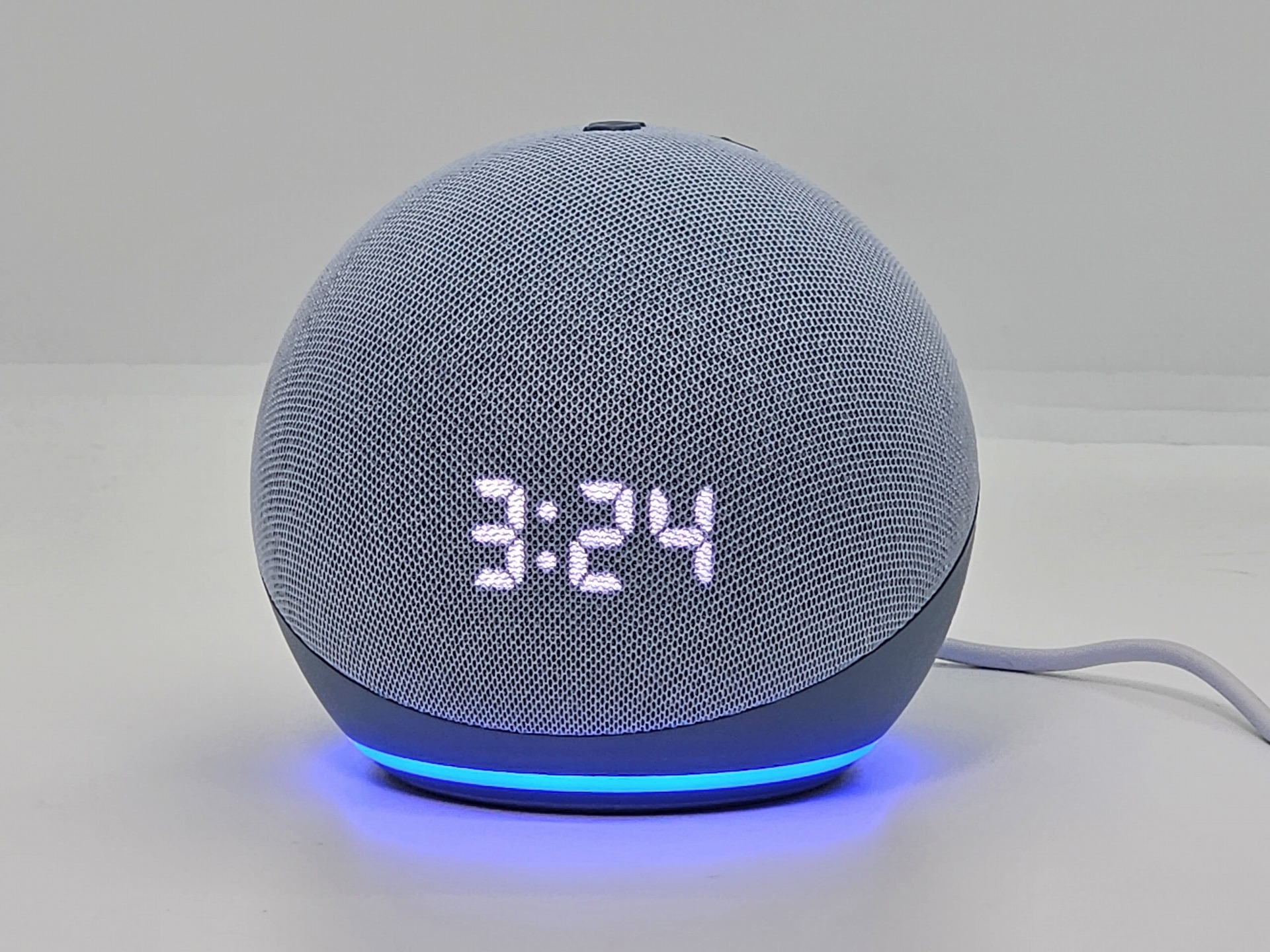 在室検知機能を備えるEcho Dot with Clock（第4世代）