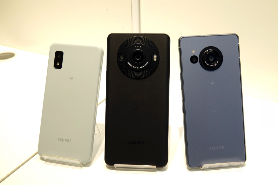 復活のシャープスマホ、海外展開に勝算はあるか？ - ケータイ Watch