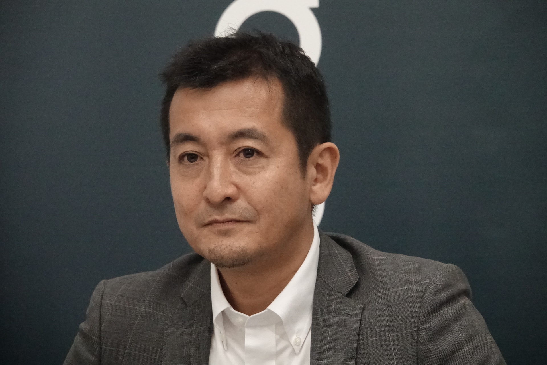 松原氏