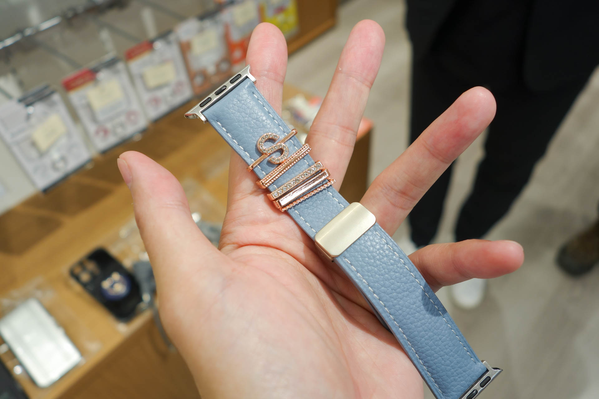 バンドに取り付ける飾り製品