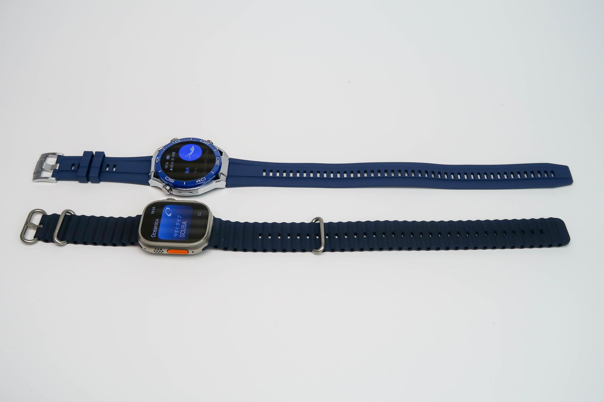 エクステンションの長さは大体同じ。「Apple Watch Ultra」（下）は別売ですが、「HUAWEI WATCH Ultimate」（上）は同梱です