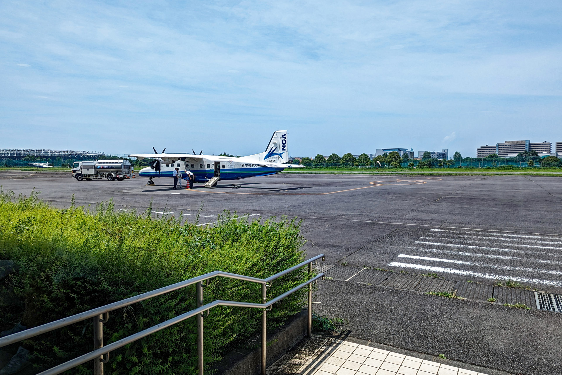 調布飛行場から飛び立ち、新島へ