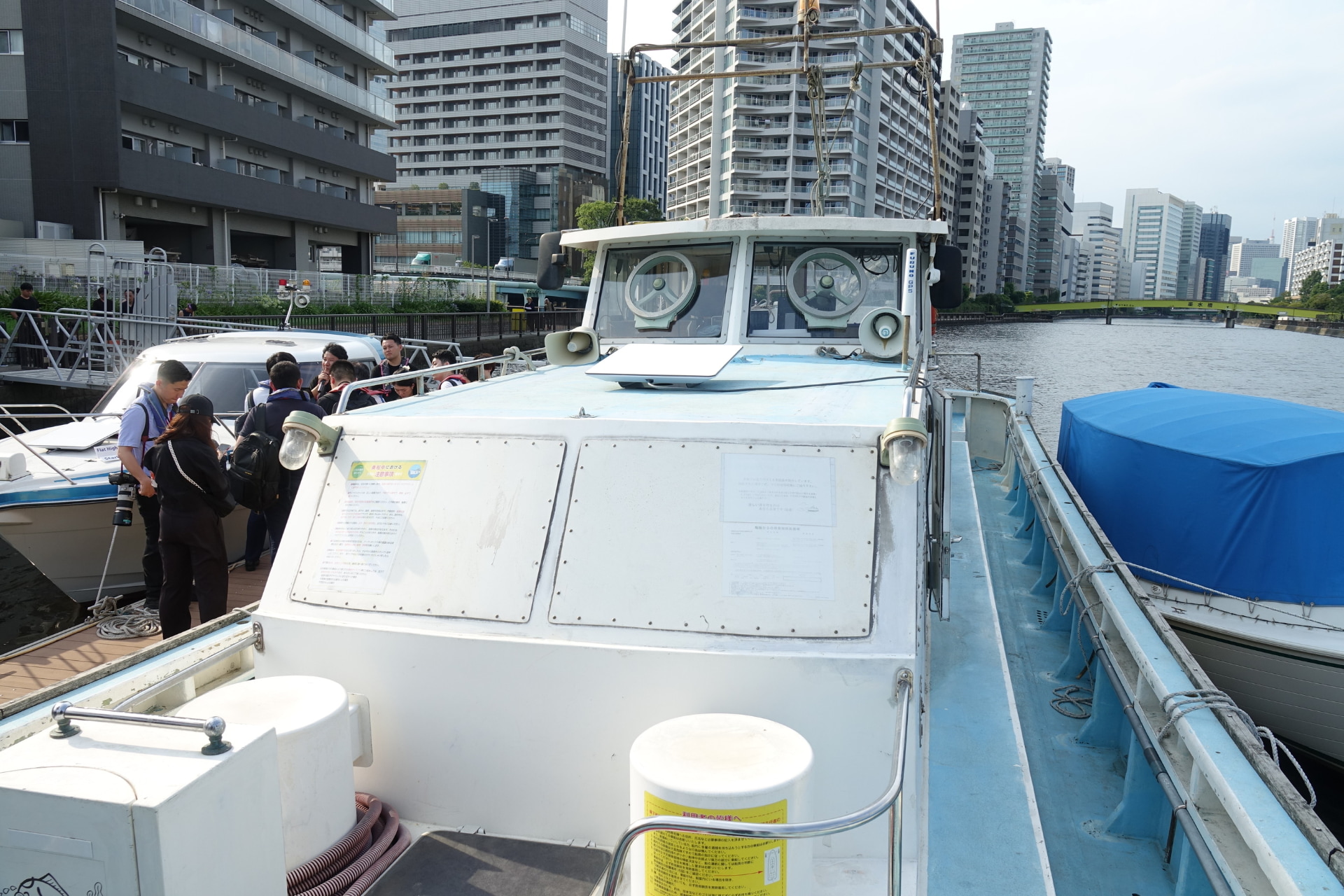 153Mbpsを記録した。海に出て移動しても同じような速度で通信できるという