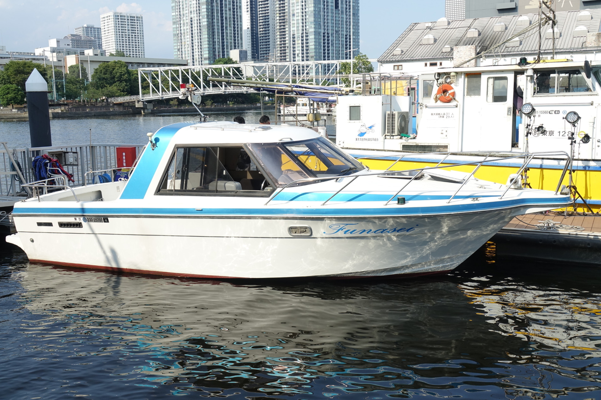 Starlinkのアンテナを搭載する船舶