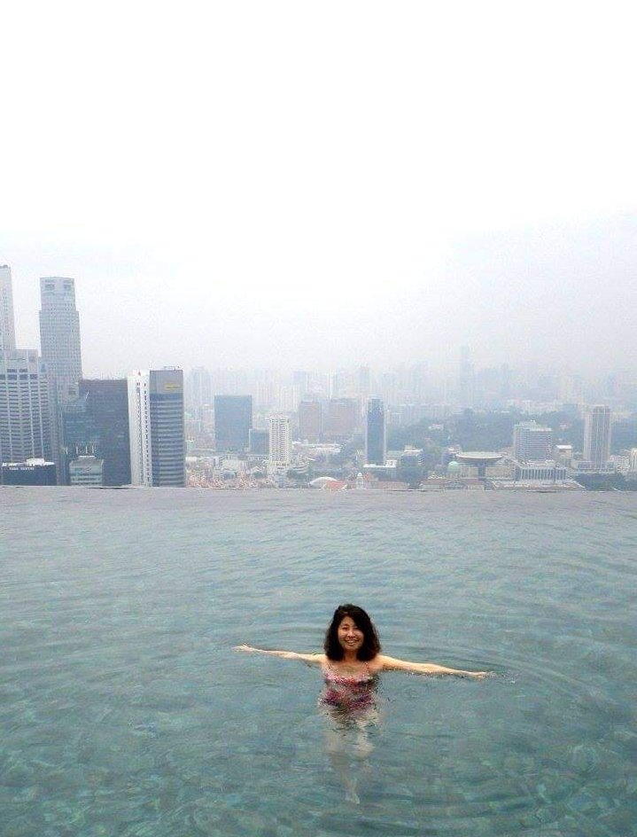 世界中の観光地にあるインフィニティプール（Infinity Pool）が本来の意味を理解するには好例だ