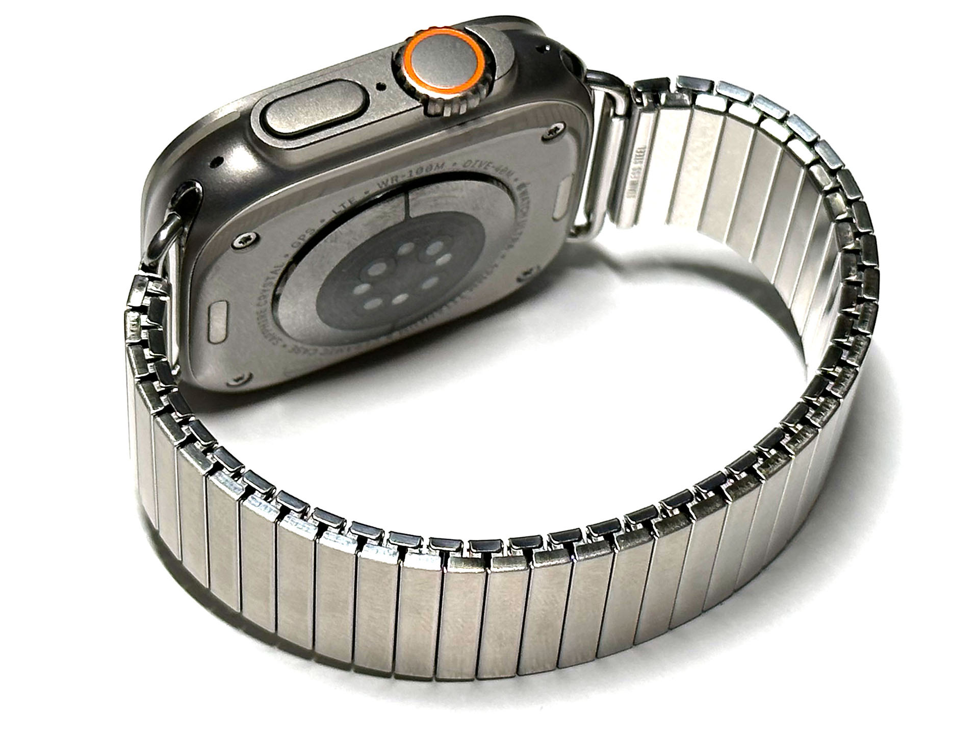 Apple Watchに装着した様子。