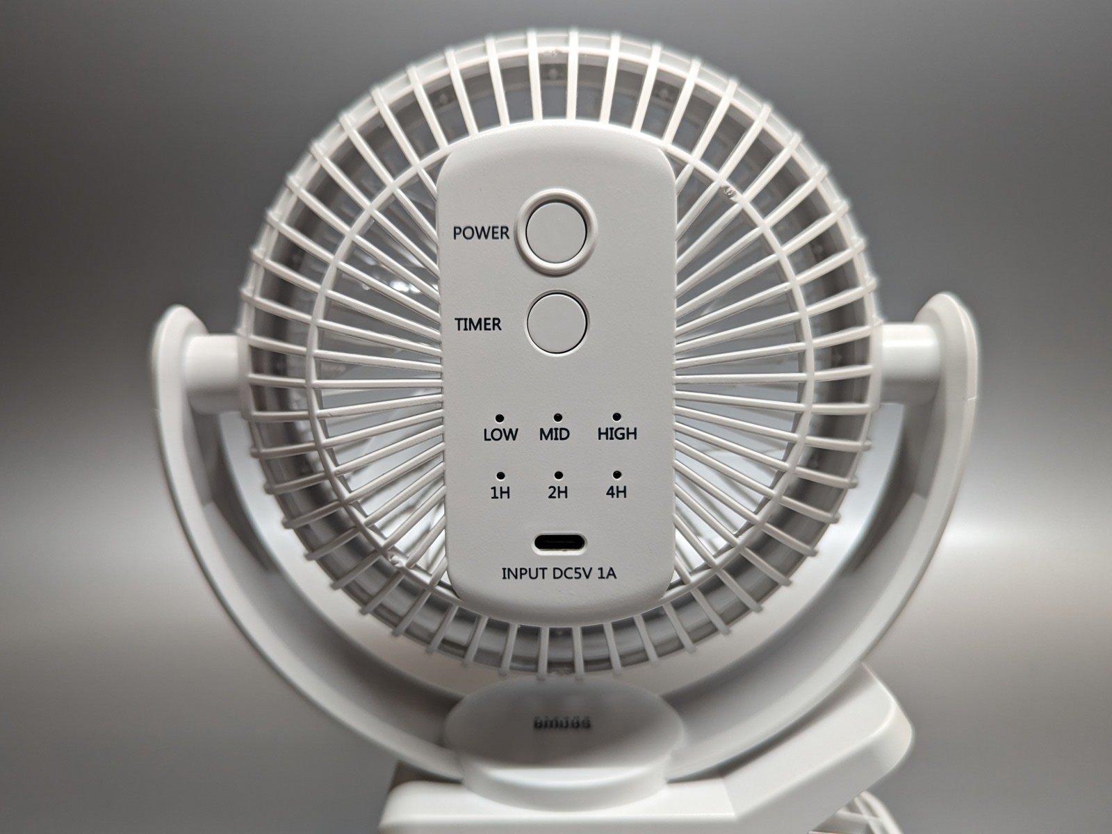 このクラスのUSB扇風機でタイマーを搭載するのは珍しい。ポートはUSB Type-C