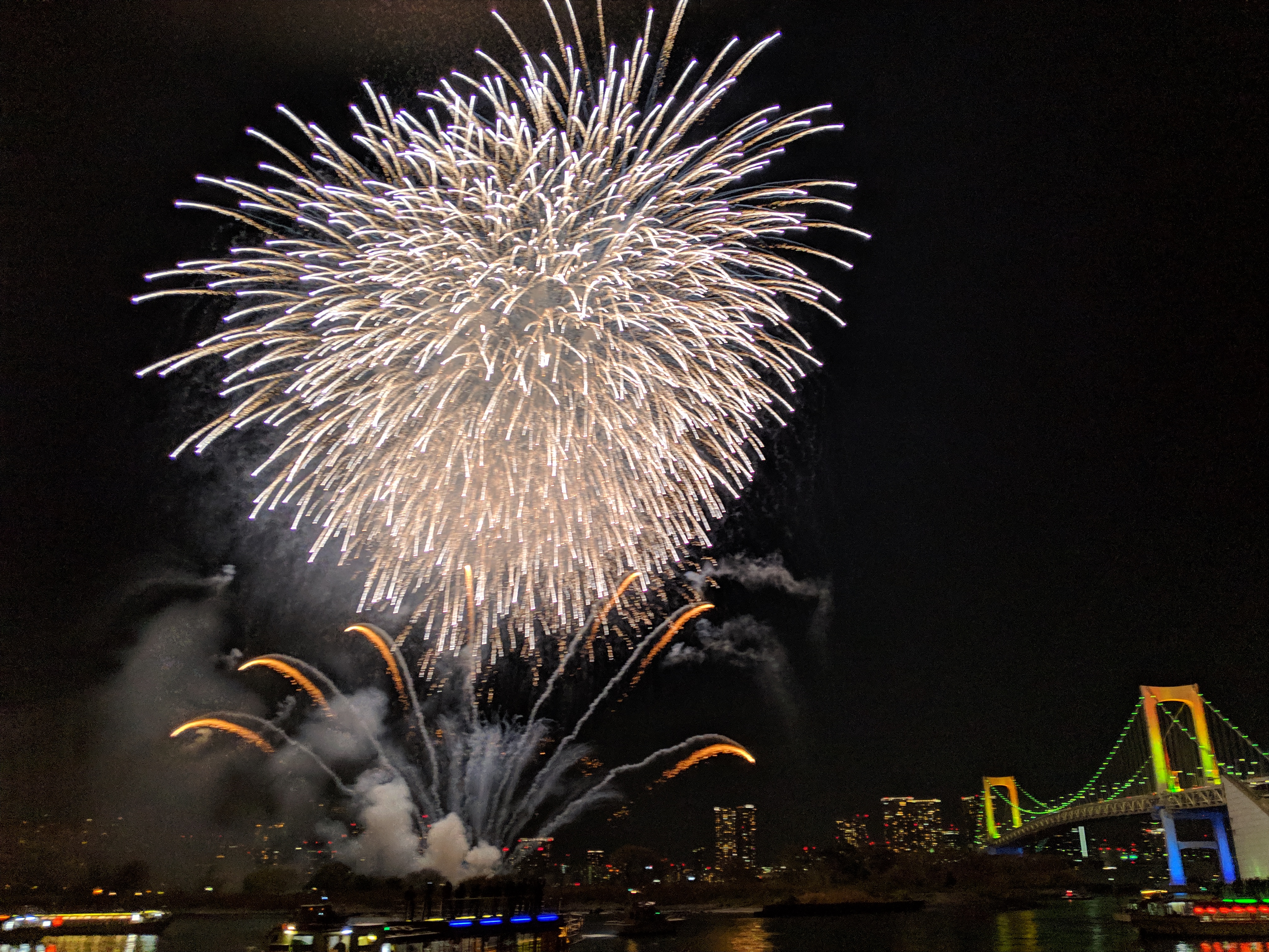 約4年前に掲載した「Pixel 3 XL」での花火写真