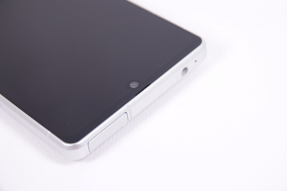 AQUOS R8 SH-52D」クイックフォトレビュー] - ケータイ Watch