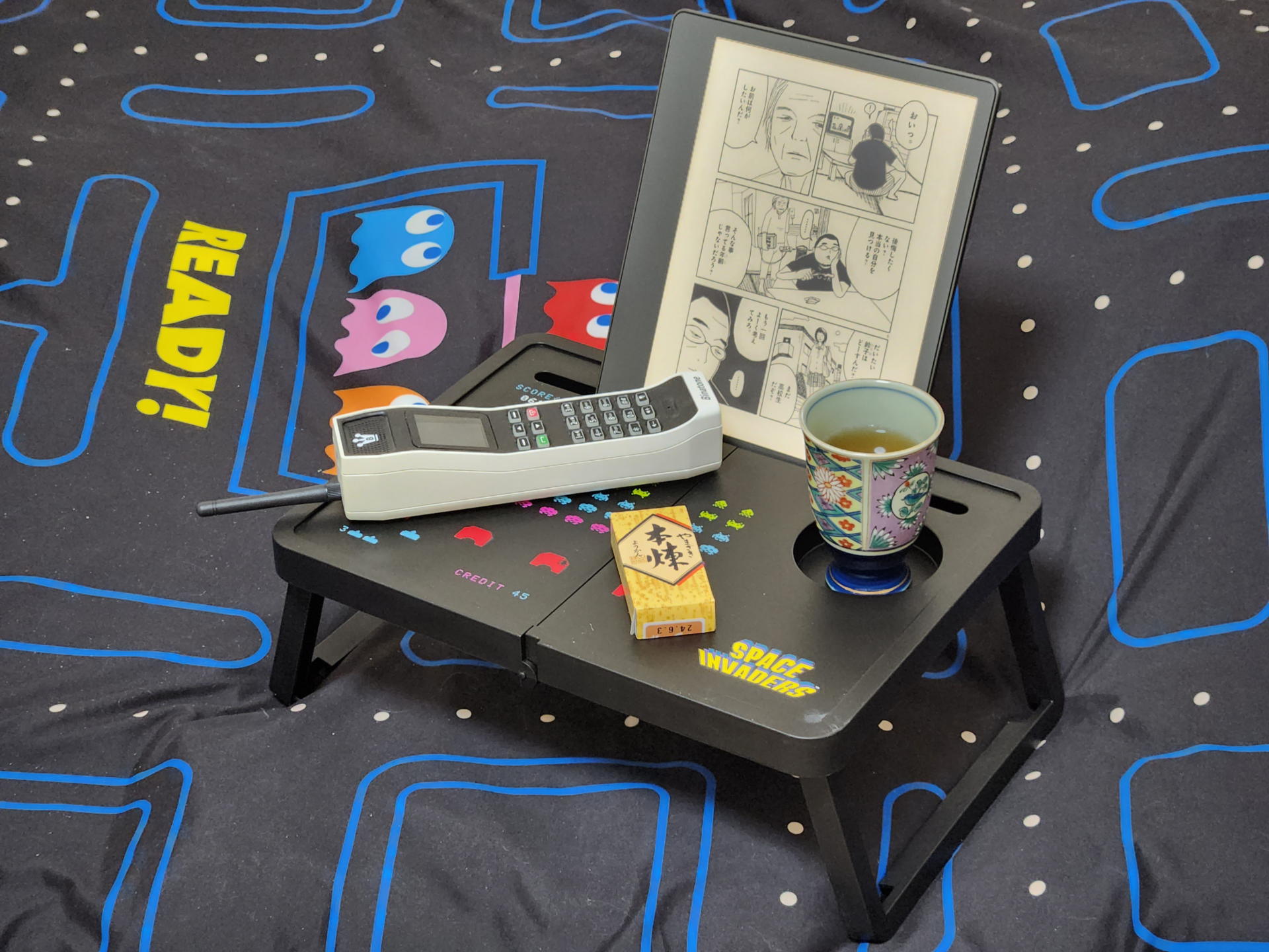 懐かしくて生誕45周年を迎えたスペースインベーダーの折り畳み式テーブルブックをゲットした