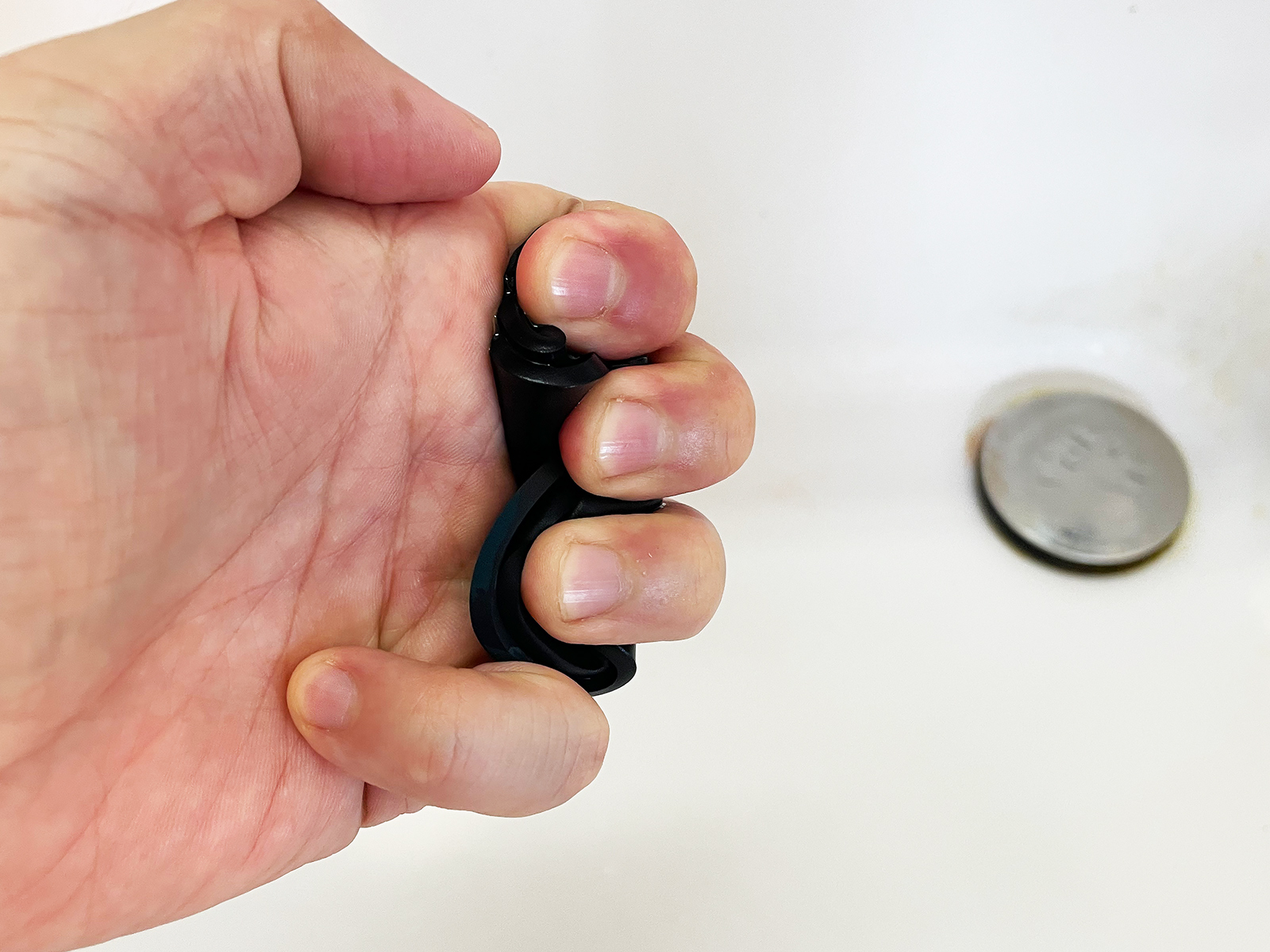 吸い取った水気はギュッと絞れば流れ落ち、すぐに吸水力が復活します。