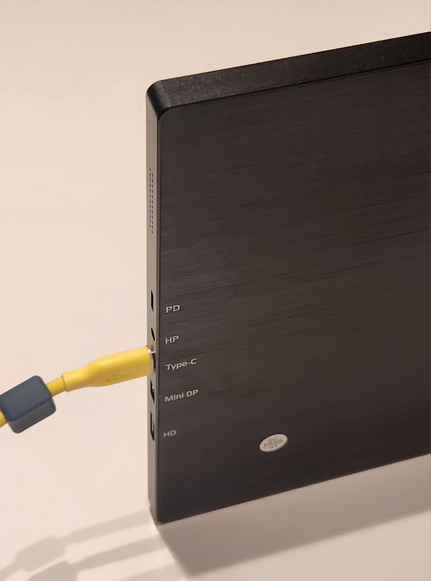 モバイルパソコン＋外部モバイルディスプレイを使うWindows画面拡張時には超便利