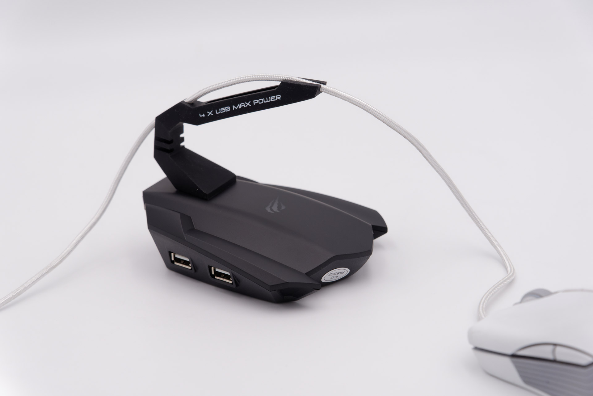 筆者が今まで使ってきたマウスバンジー。USBハブを内蔵している