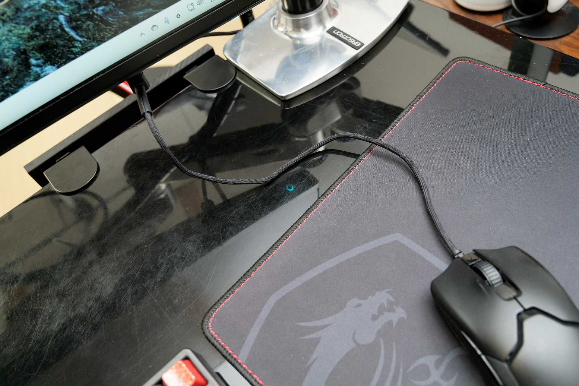 ベアリングのおかげで左右に引っ張られてもスムーズに動く