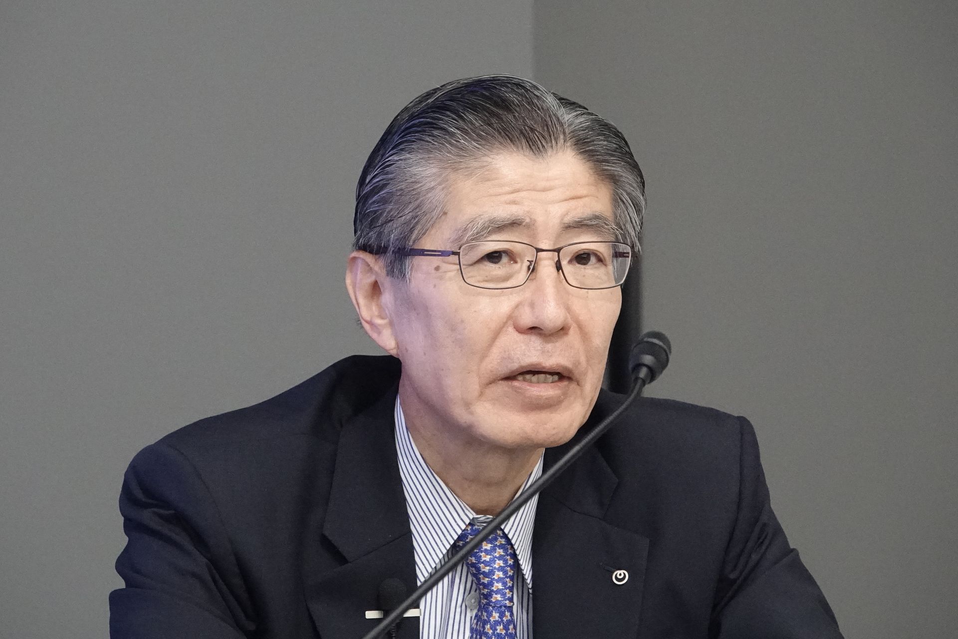 塚野氏