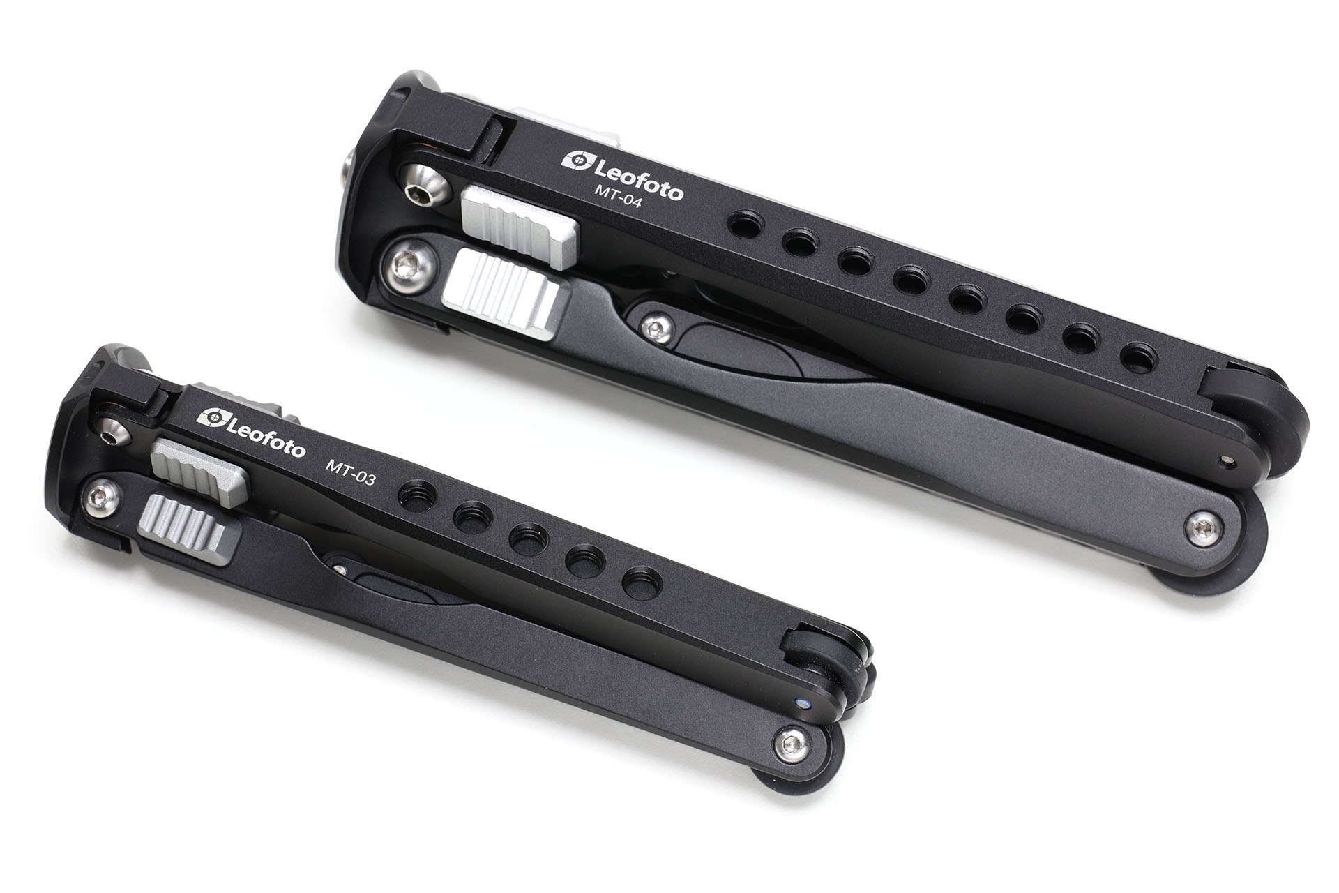 MT-03とMT-04を並べて。少し大きいMT-04にはガッシリ感もある。