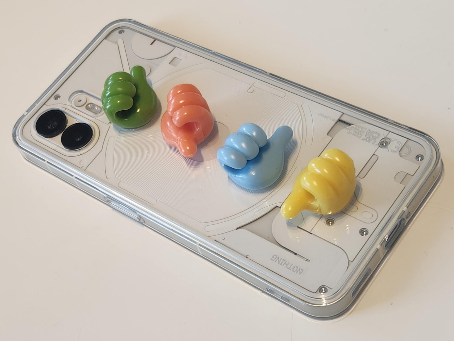 汎用のケーブルホルダーを4色セットで手に入れた