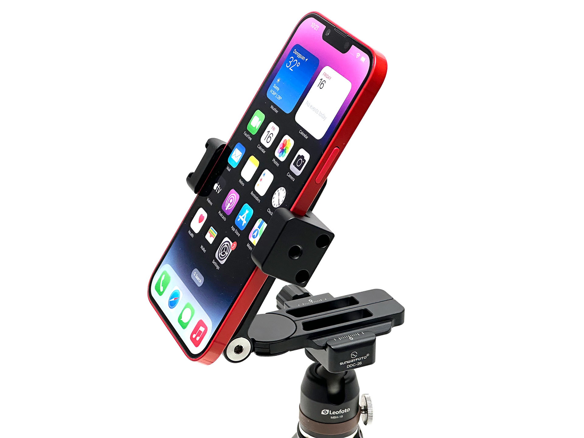 そこにスマートフォンをセット。ホルダーのクランプは回転するので、もちろん縦向にも横向きにもセットできる。