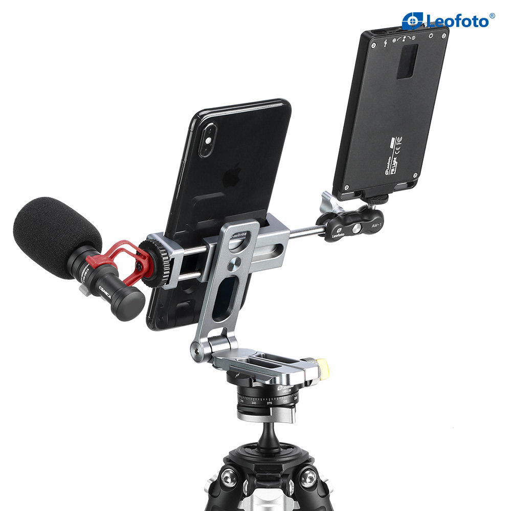 Leofoto「自立型スマートフォン用スタンドホルダー（アルカスイス互換）PS-2」のクランプ部両端には、アクセサリーシューと1/4インチネジ穴がある。スマートフォンをホールドしつつ、マイクやライトなどをセットして、撮影リグ的に使うことを想定しているっぽい。ワンタッチ撮影リグ、みたいな。