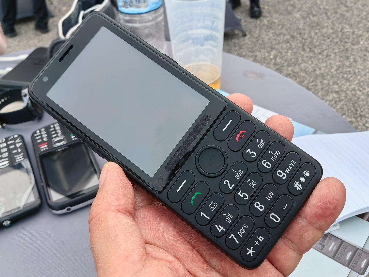 キャリアブランドモデルとしても販売されるかもしれない