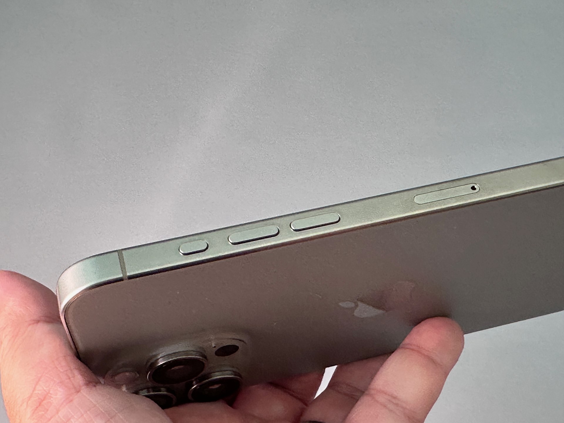 アクションボタン