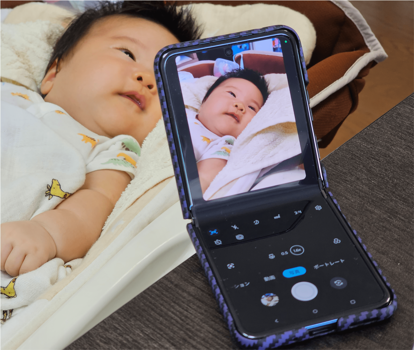 生後2カ月の赤ちゃん、自動スマイル撮影で撮影できた