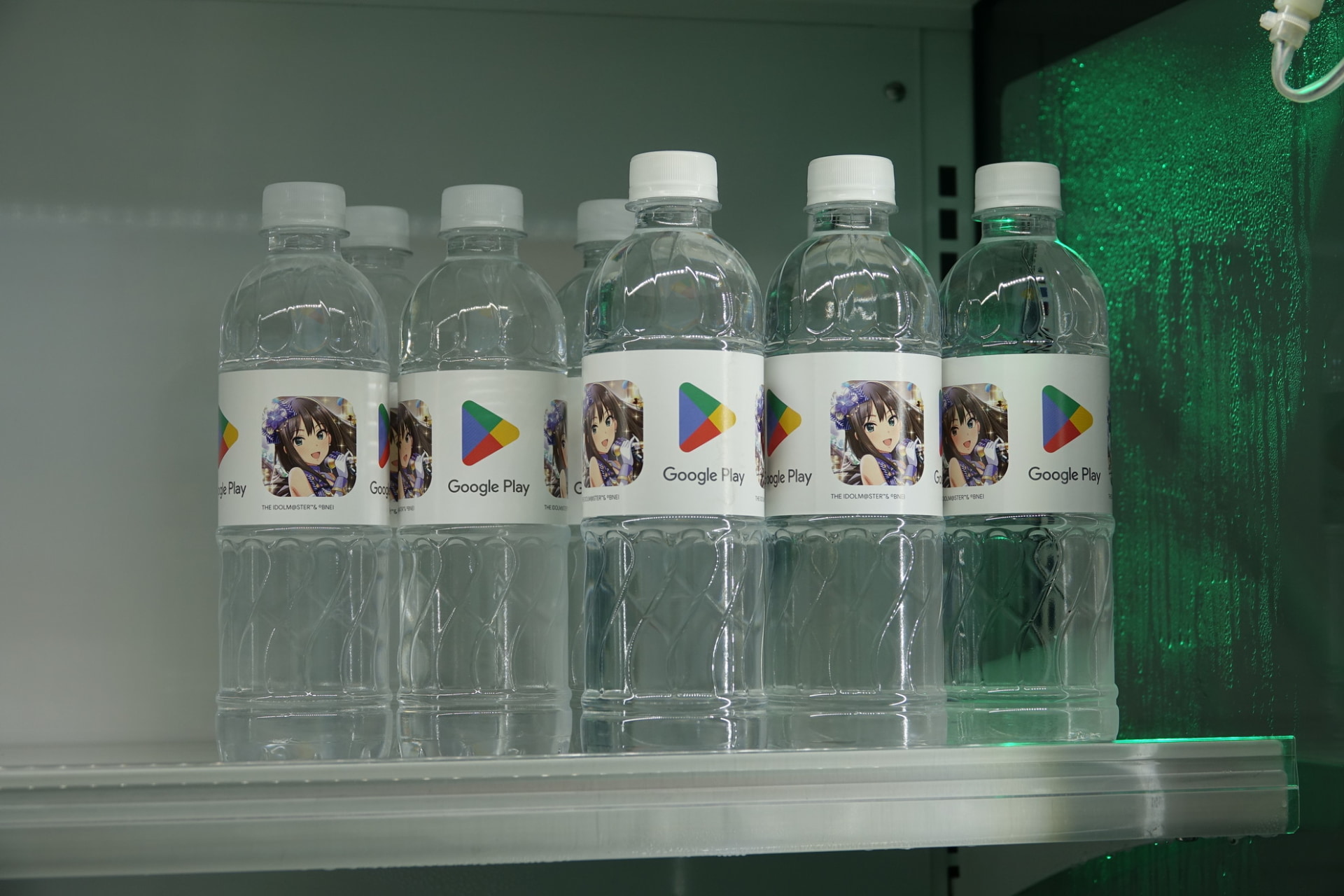 作品のアイコンがあしらわれている