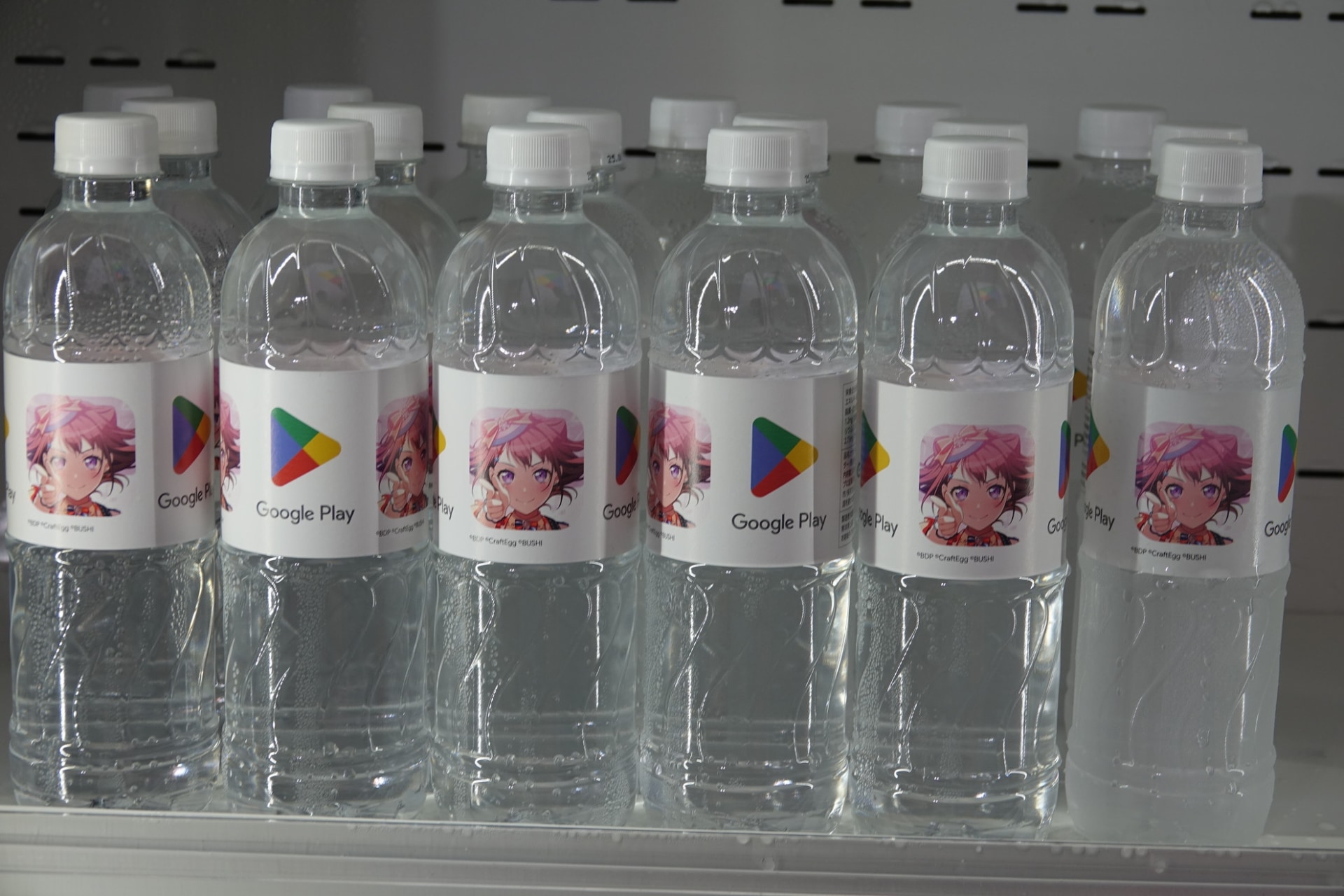 作品のアイコンがあしらわれている