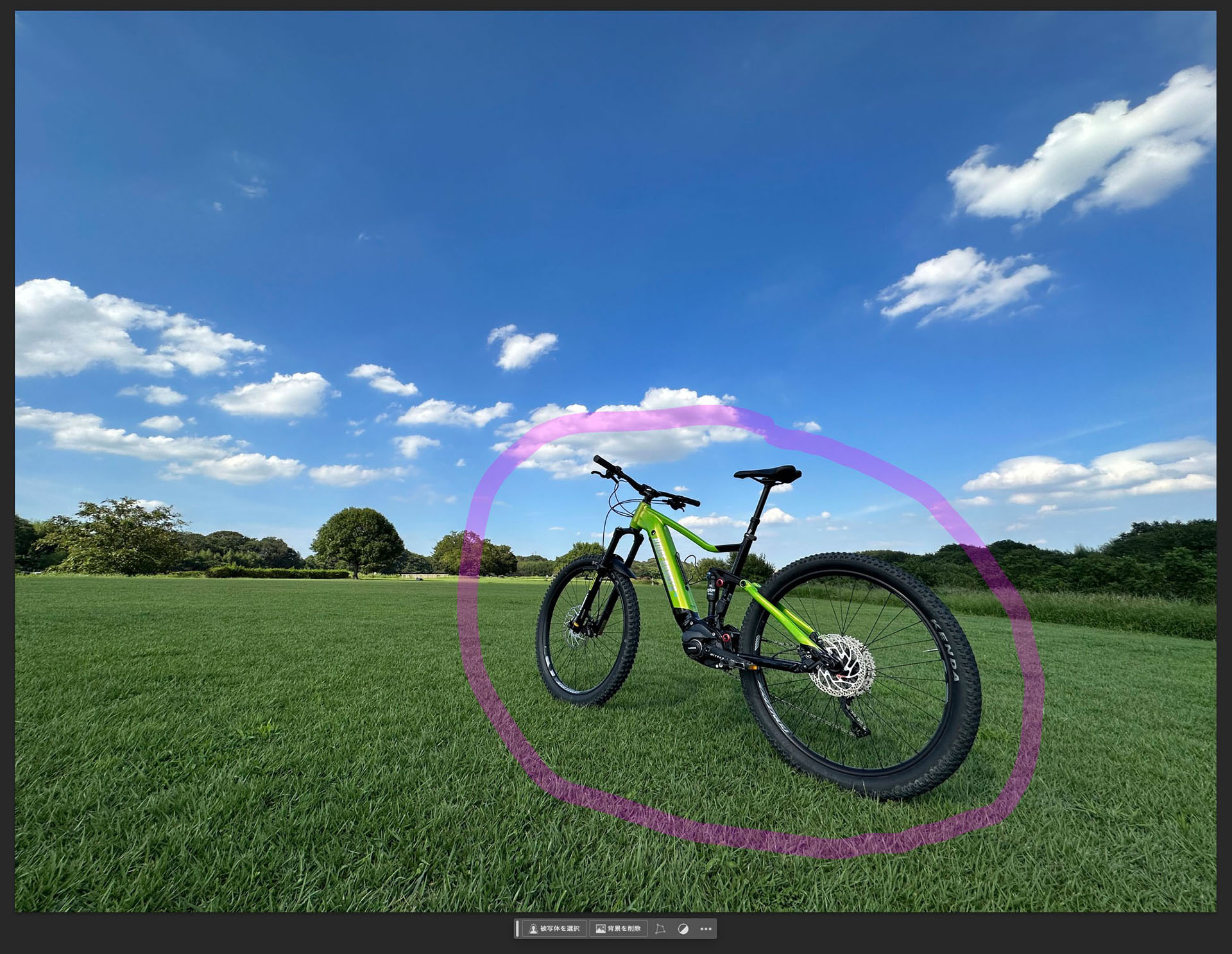 自転車ナシの写真にしたいナーと思ったら、削除ツールで自転車を囲む。