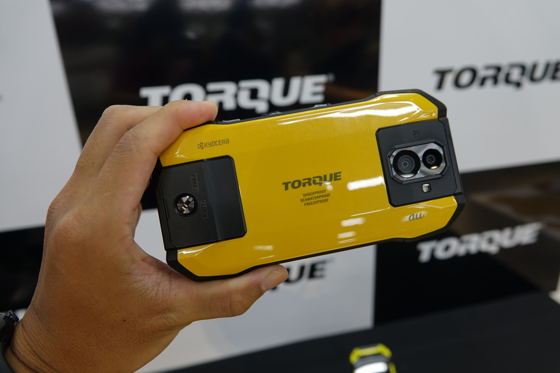 TORQUE G04のヤマト運輸向けモデル