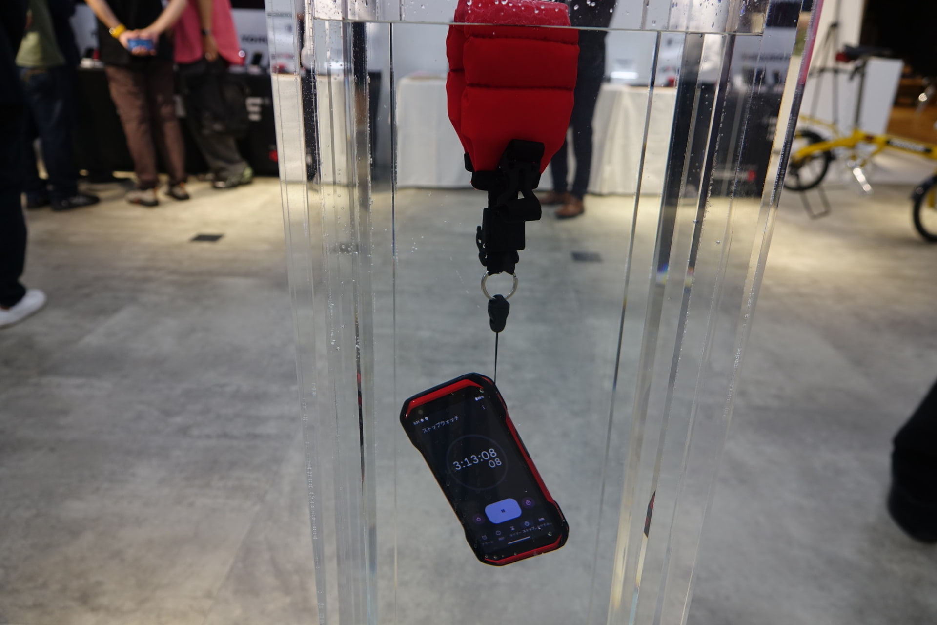 水中で時を刻む「TORQUE G06」