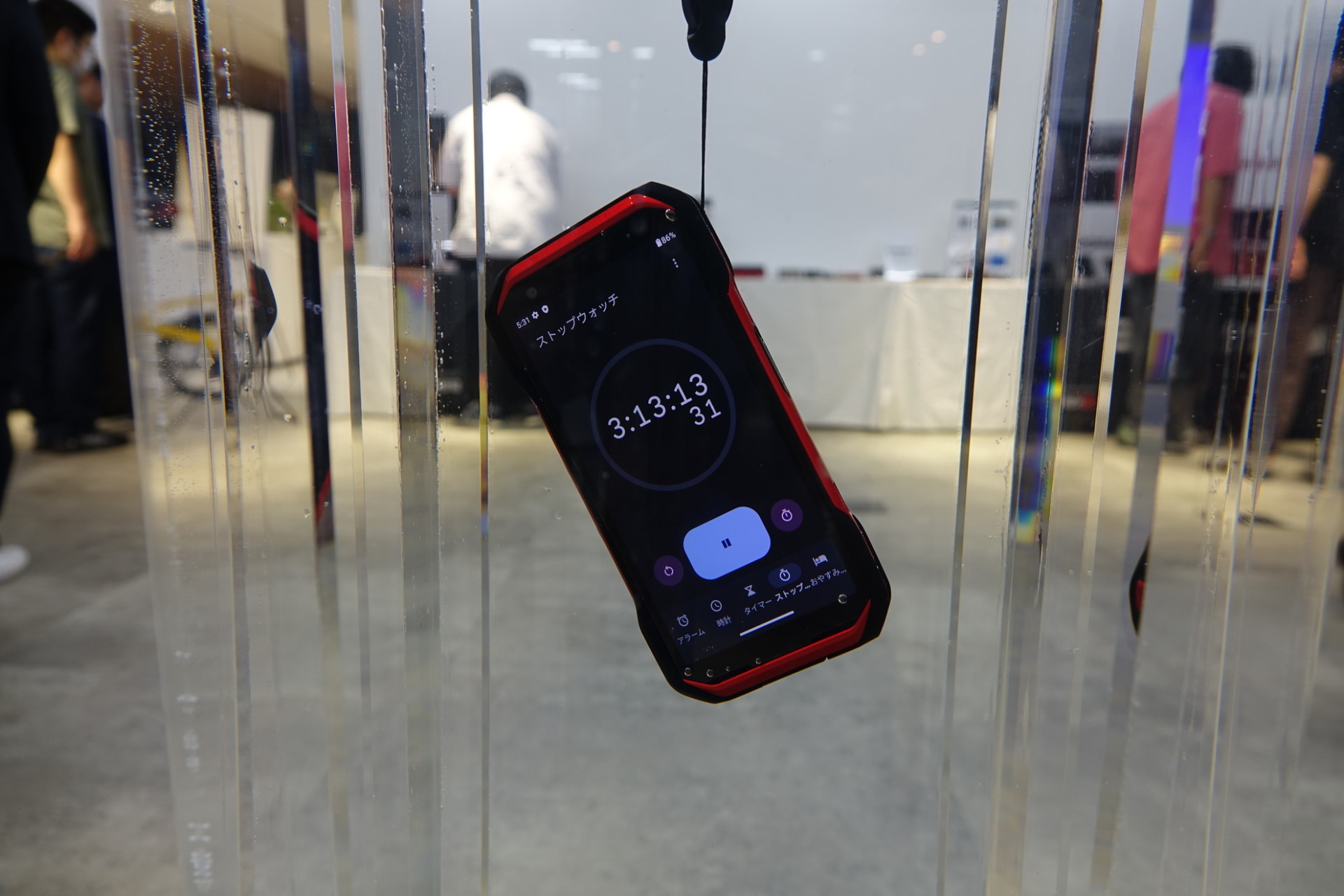 水中で時を刻む「TORQUE G06」