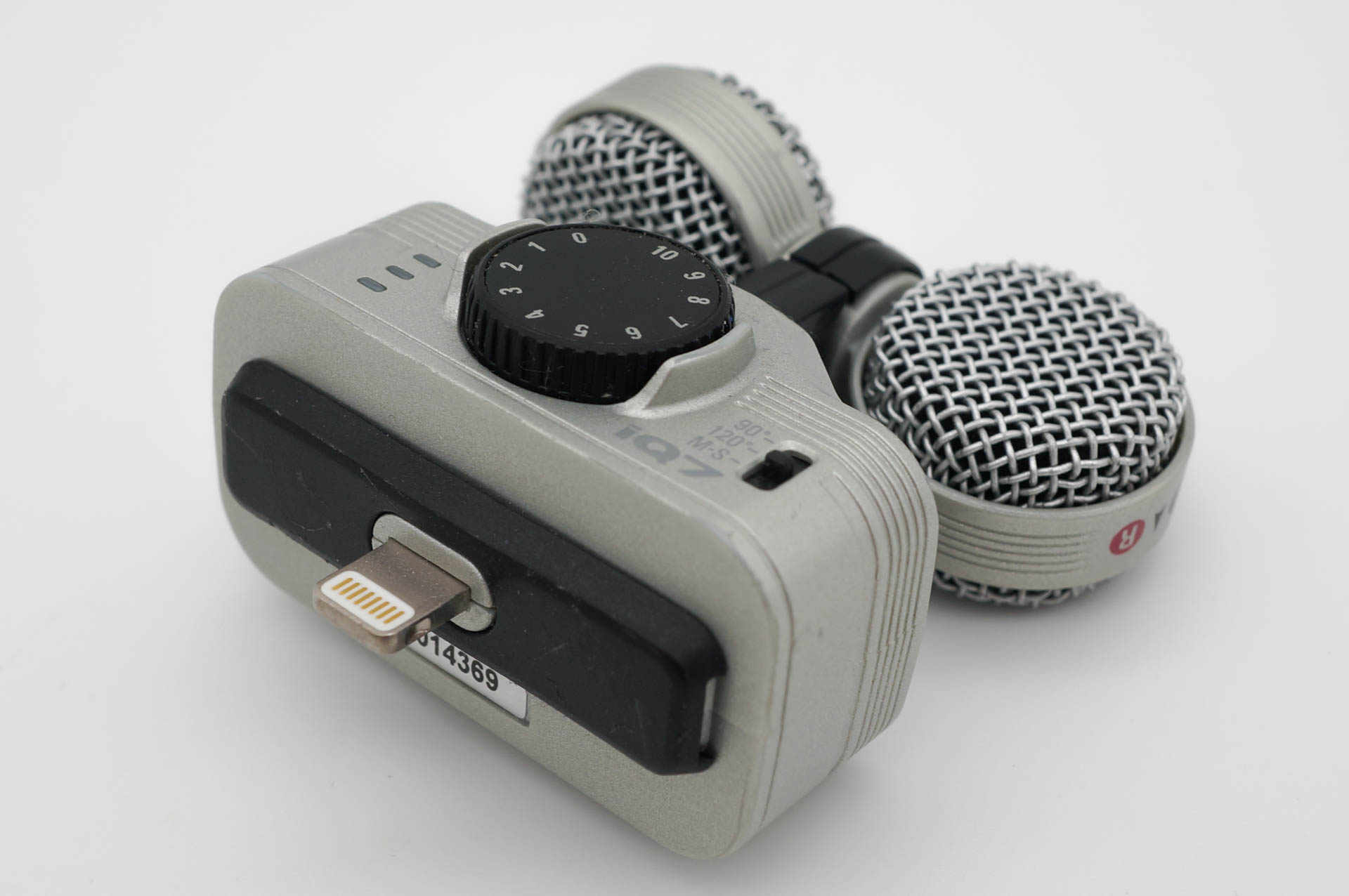 Lightning接続のマイク。指向性を調整できるのでインタビュー時とかにけっこう便利だった