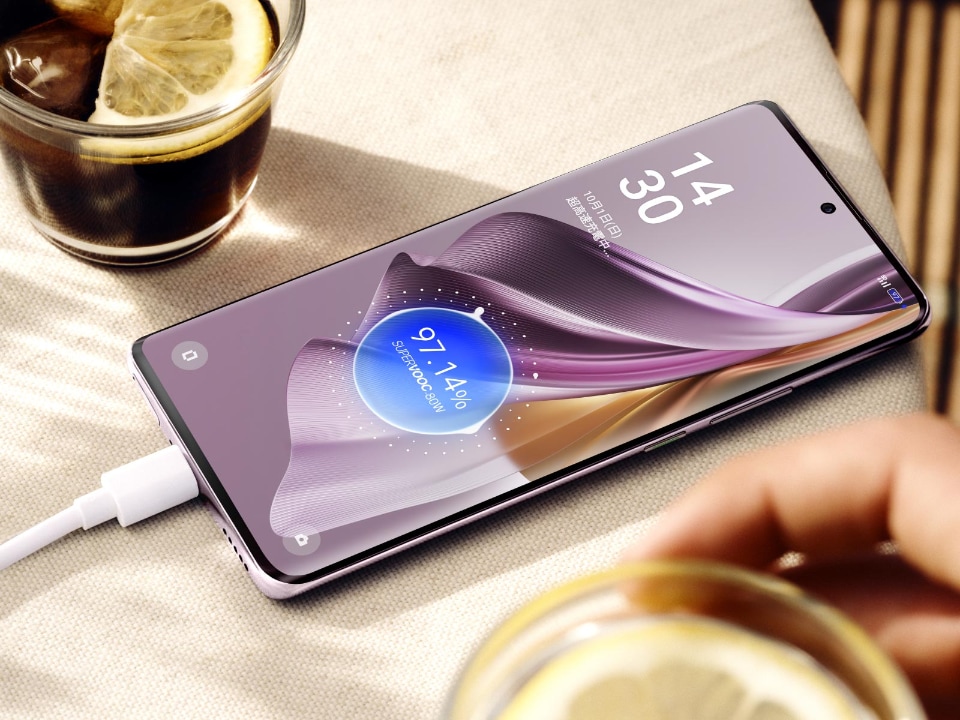 OPPO Reno10 Pro 5G」発表、10月6日発売 - ケータイ Watch