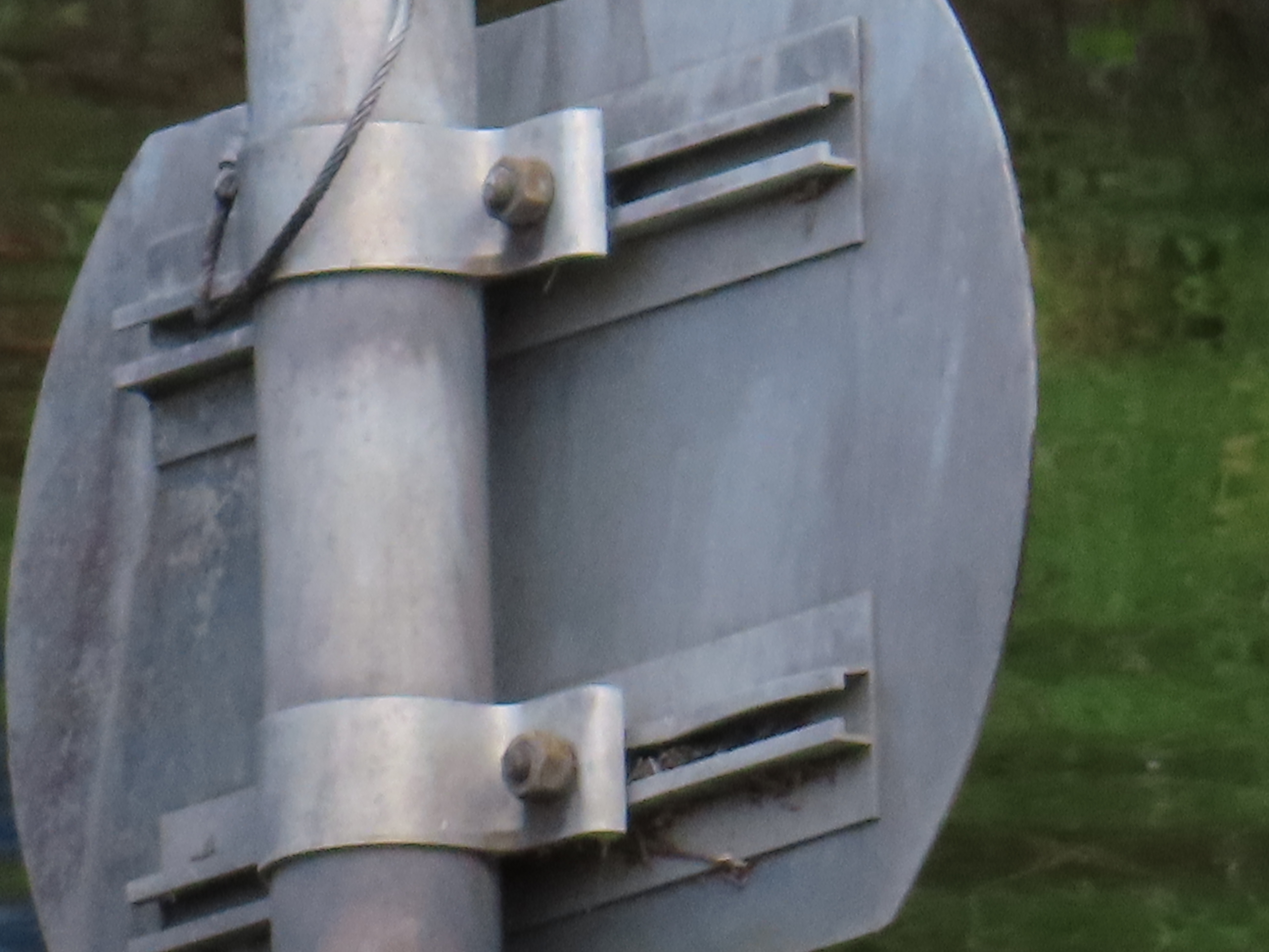 被写体を変えて同様にズーム撮影。光学望遠端960mmで十二分に楽しめるしツカエる。